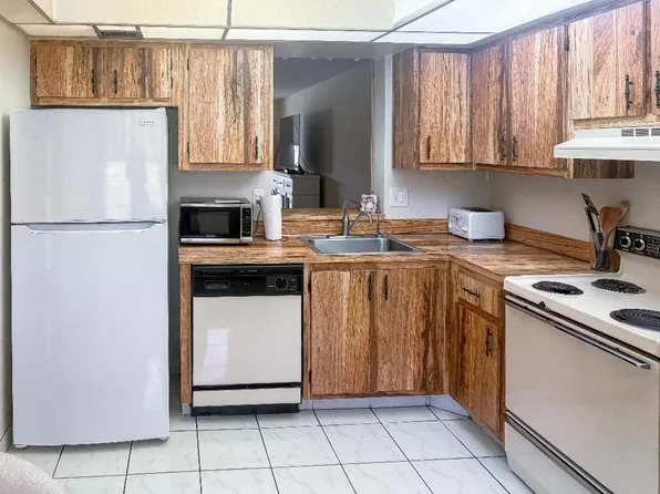 7561 NW 1st Street #207, Margate, FL 33063