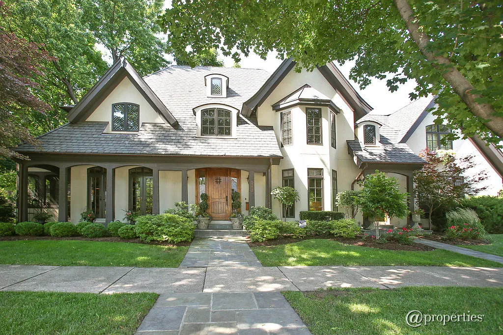 445 E Hickory St photo 1