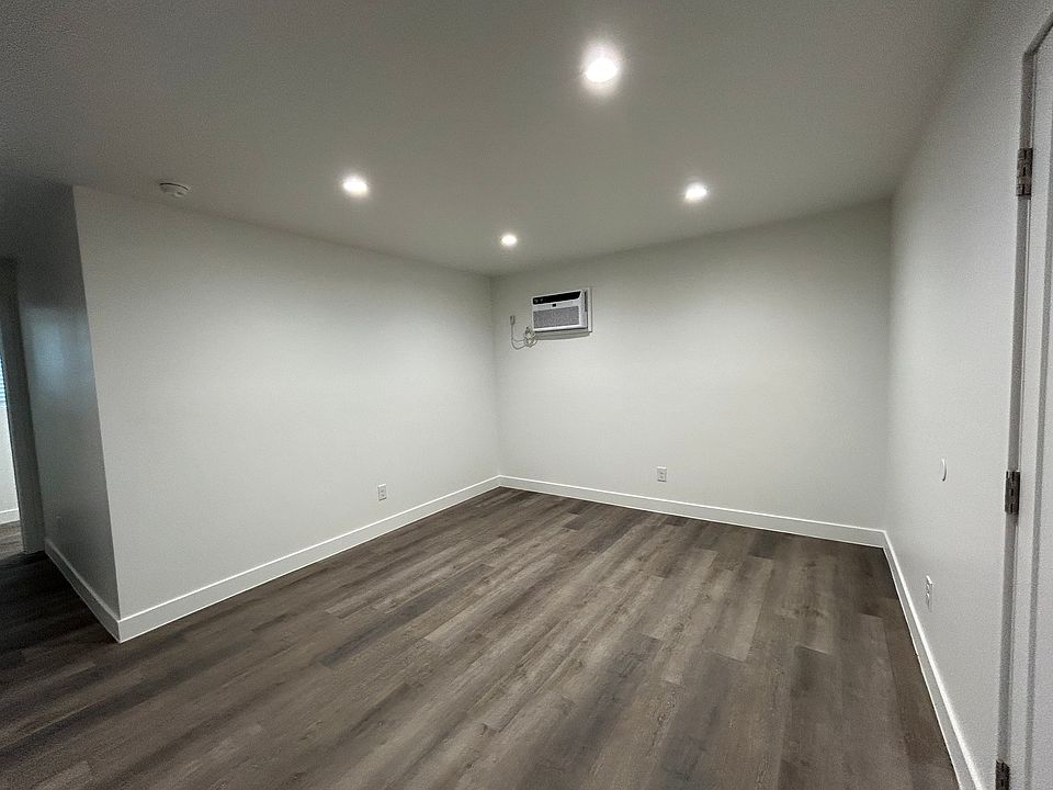 Open living/kitchen
