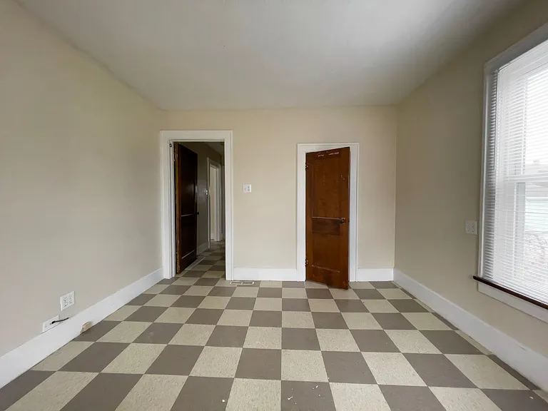 215 S Talley Ave — Photo 5