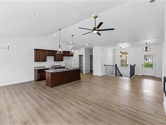 5th image of 808 Turnberry Rd
