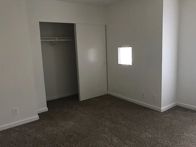University Place Apartments — Photo 15