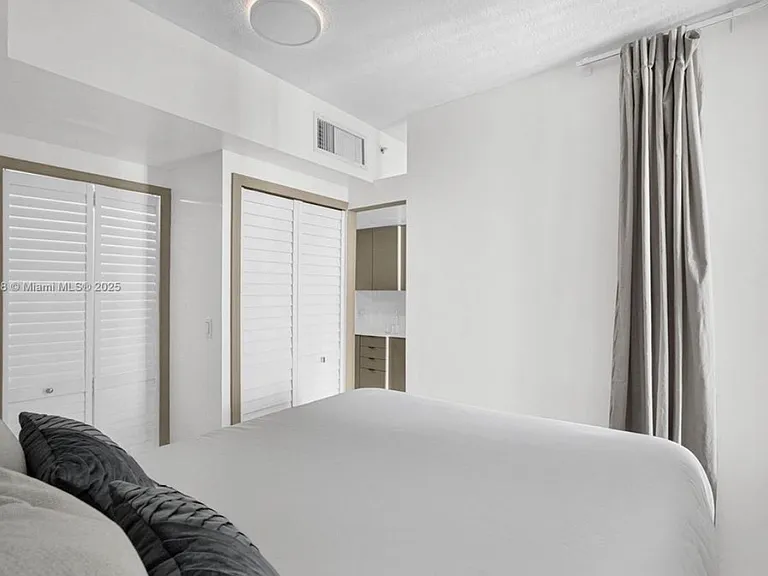 1750 N Bayshore Dr #3708 — Photo 11