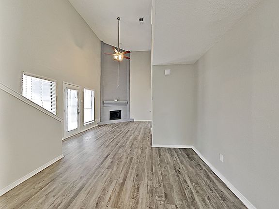 4th image of 1310 Overlook Dr