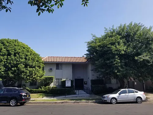Mammoth Ave Photo 1