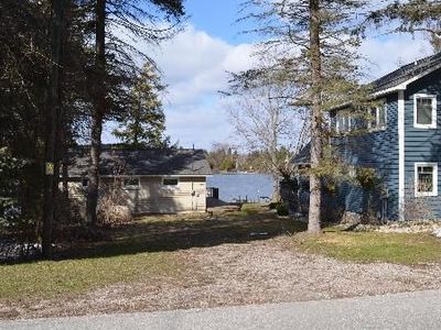 7083 Crystal Springs Rd, Bellaire, MI, 49615