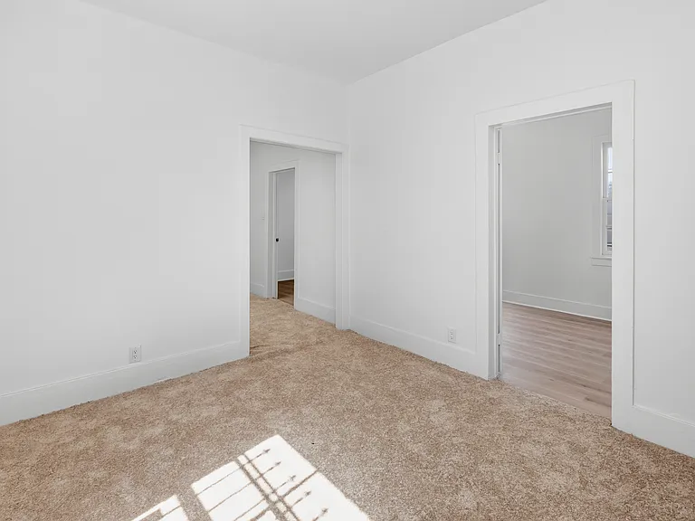 811 W Grand Ave #A — Photo 32