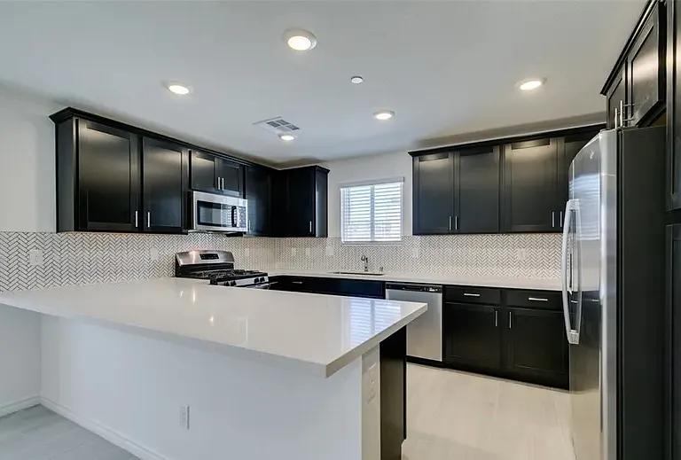Benhill Grove Ct — Photo 3