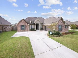 113 Laurel Oaks Rd, Madisonville, LA 70447