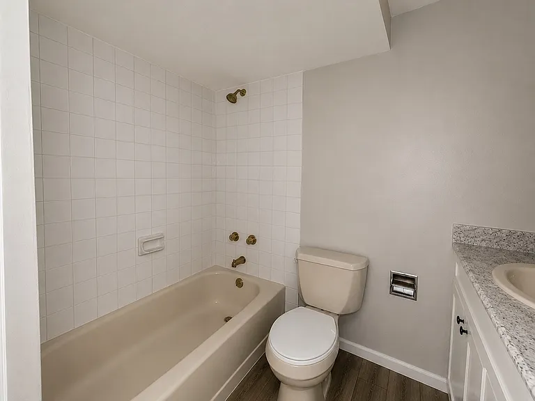 994 S Oakland Ct — Photo 28