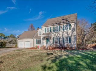 6 River Point Cir, Newport News, VA 23602