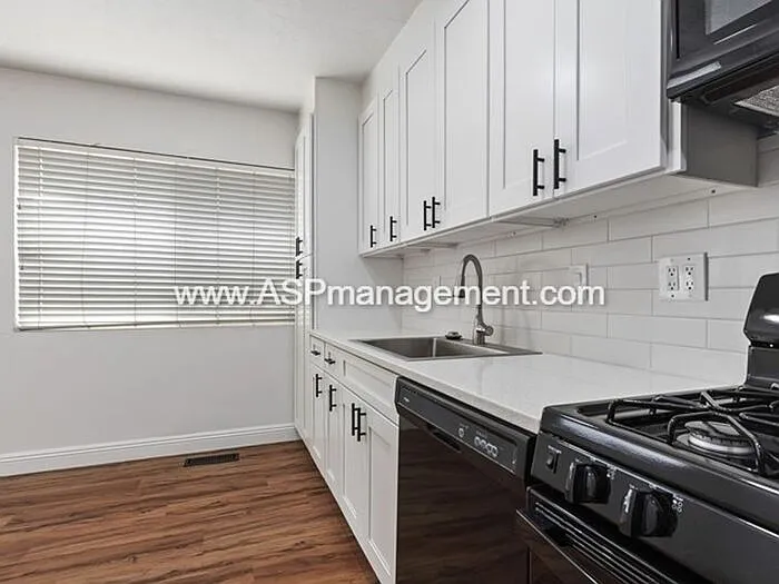2554 E Park St #B — Photo 10