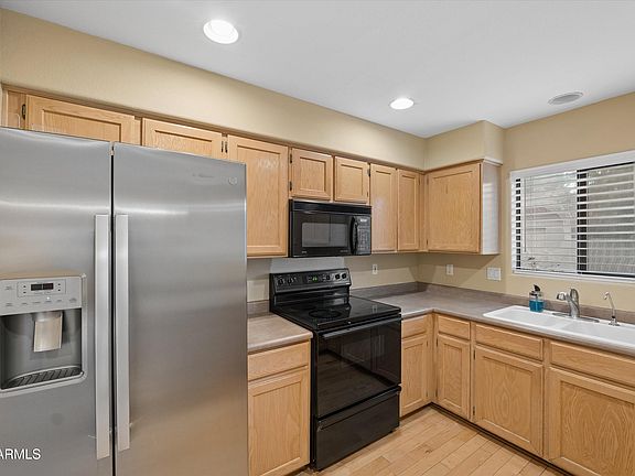5th image of 4742 W TOWNLEY Avenue