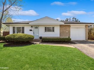 611 W Lake Manor Dr, Addison, IL 60101