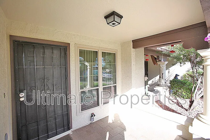 2 bed, 2.0 bath, 994 sqft, $1,495 — Photo 3