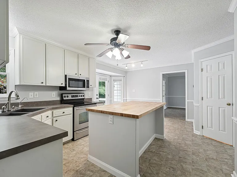 223 Wintergreen Dr — Photo 14