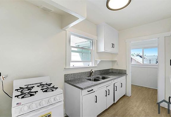 5th image of 4626 Wall St #4630