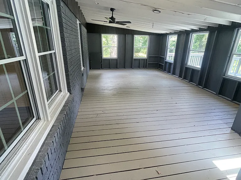 2437 Ivydale Dr SW — Photo 2