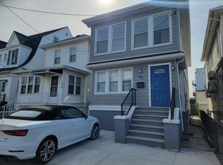 191 Beach 114 St, Rockaway Park, NY 11694