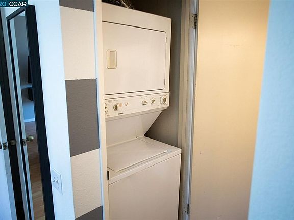 5th image of 222 Glenwood