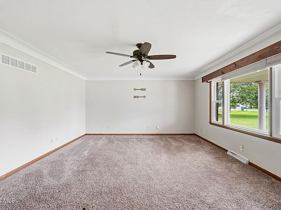 3rd image of 6002 Seaman Rd