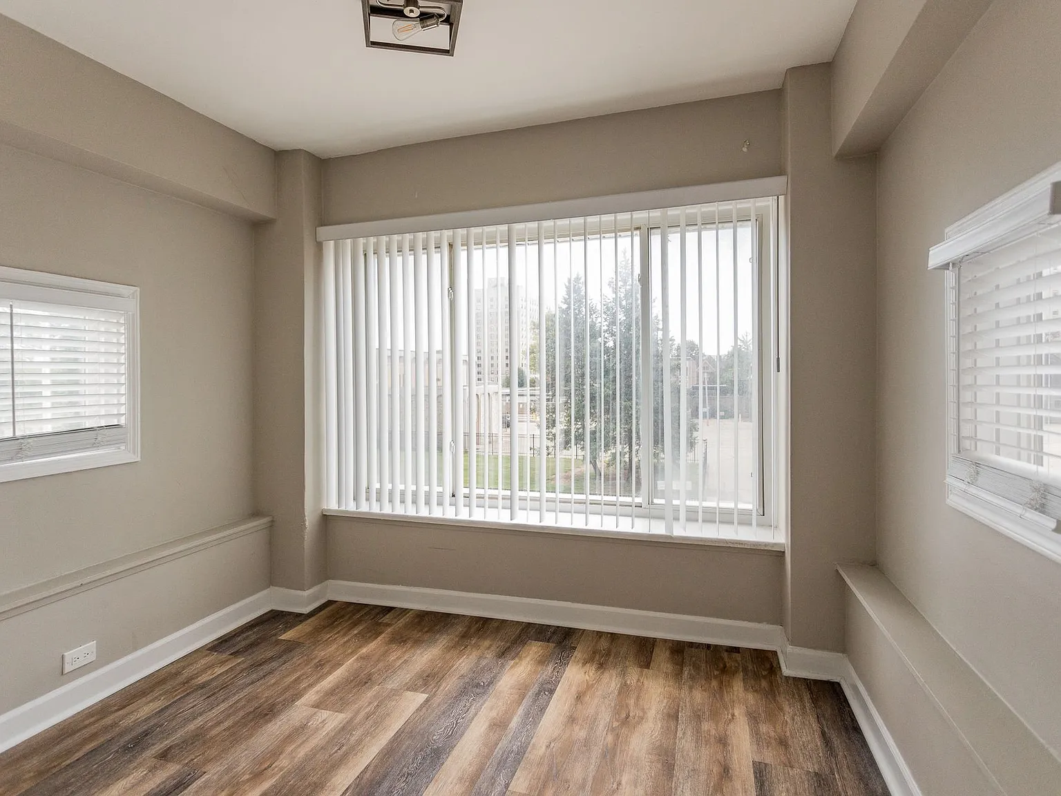 73 East Palmer Street — Photo 1