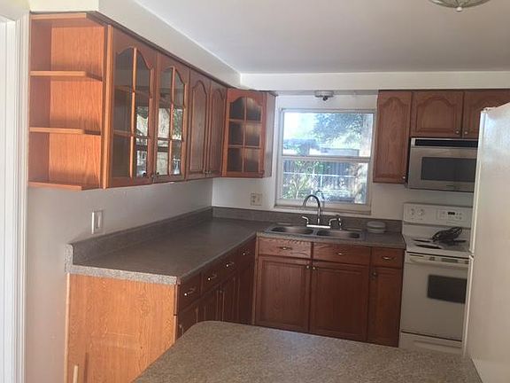 4th image of 9292 59th St