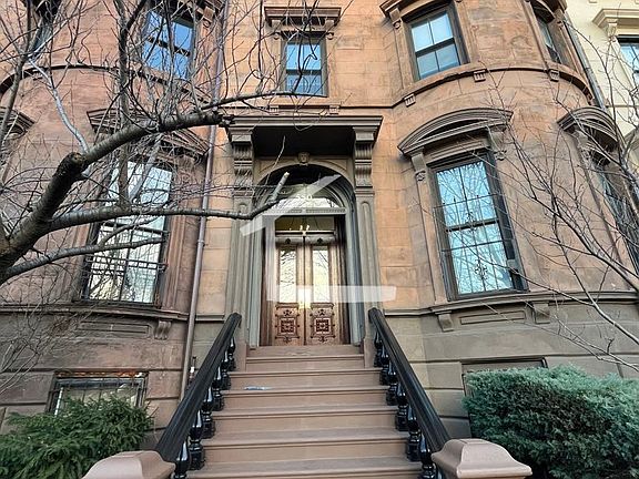 2nd image of 542 Massachusetts Ave #1C