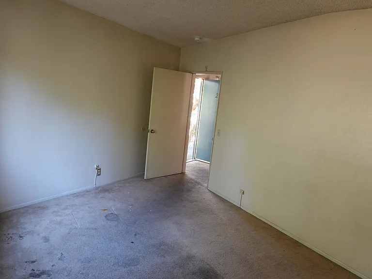 4609 Ellenwood Dr — Photo 3
