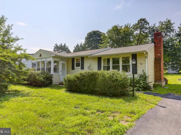 27 1st Ave, Elkton, MD 21921