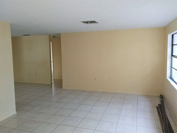 4th image of 6217 High St