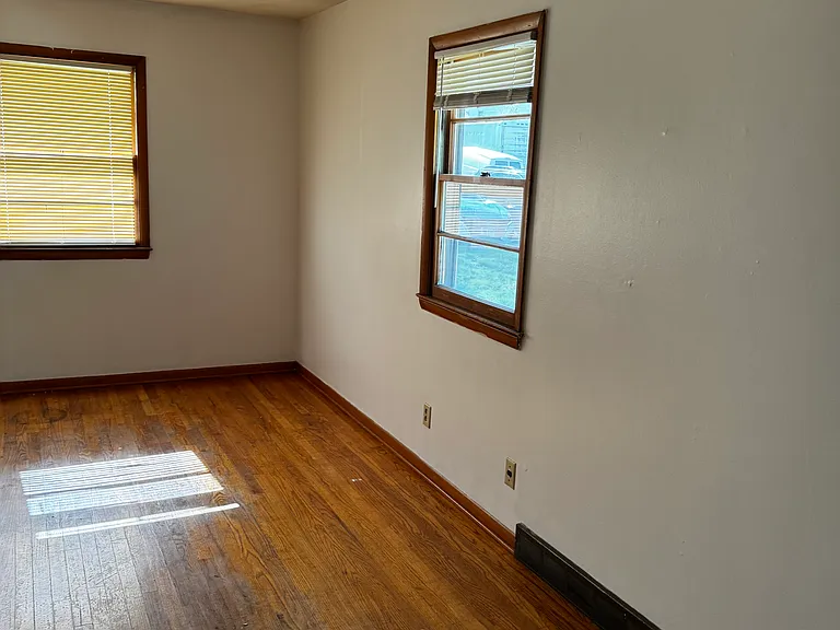 207 N Stark St #209 — Photo 3
