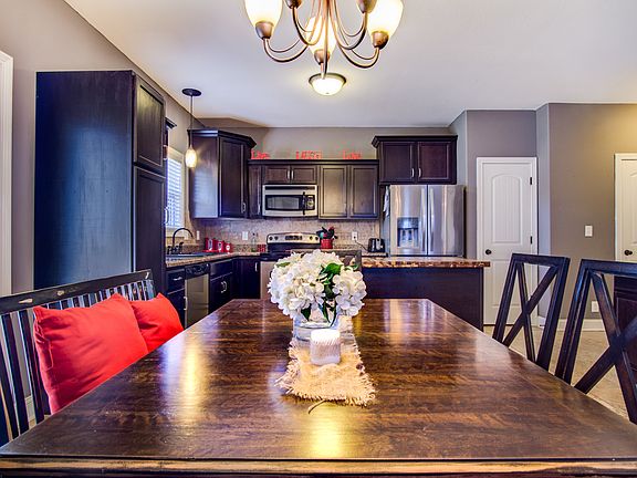 5th image of 1773 Apache Way