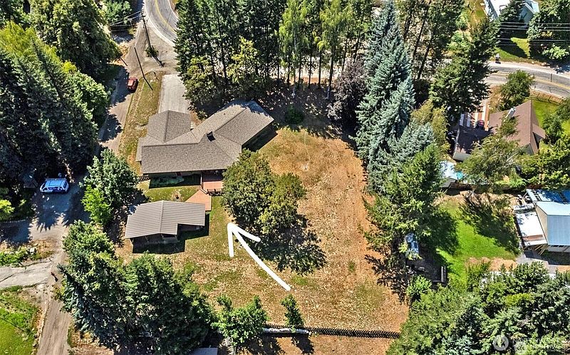 3rd image of 9327 E Leavenworth Road