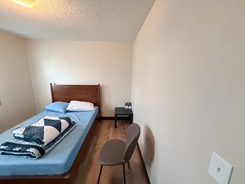 2 bed, 1300 sqft, $2,000 — Photo 1