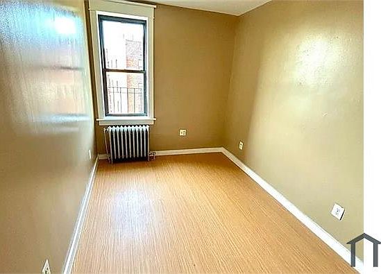 5th image of 2288 Mott Ave