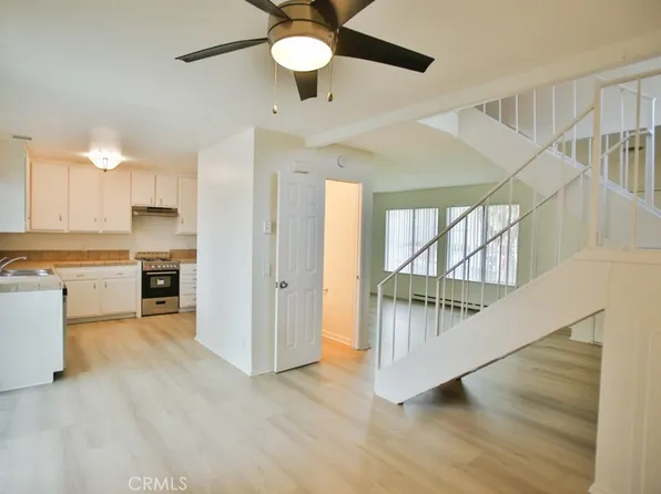 240 Carriage Dr APT D, Santa Ana, CA 92707