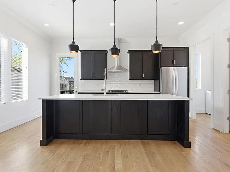 1202 Katie Ave — Photo 14
