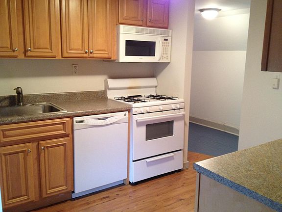 2nd image of 140 12th Ave APT 2