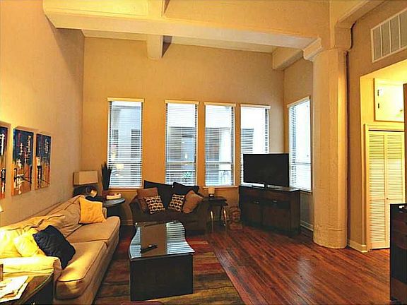 3rd image of 333 Julia St APT 310