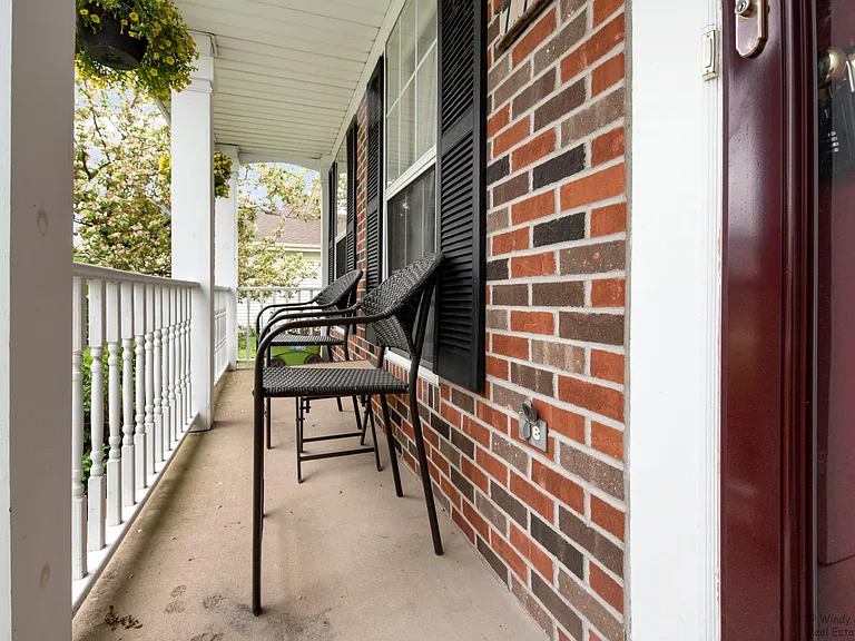 770 Waterford Ct — Photo 4