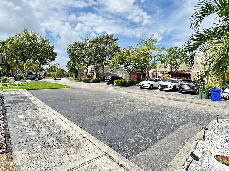 1151 Windward Dr #1151 — Photo 3