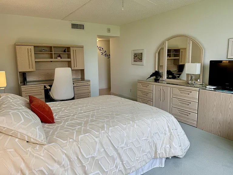799 Jeffery St #4100 — Photo 17