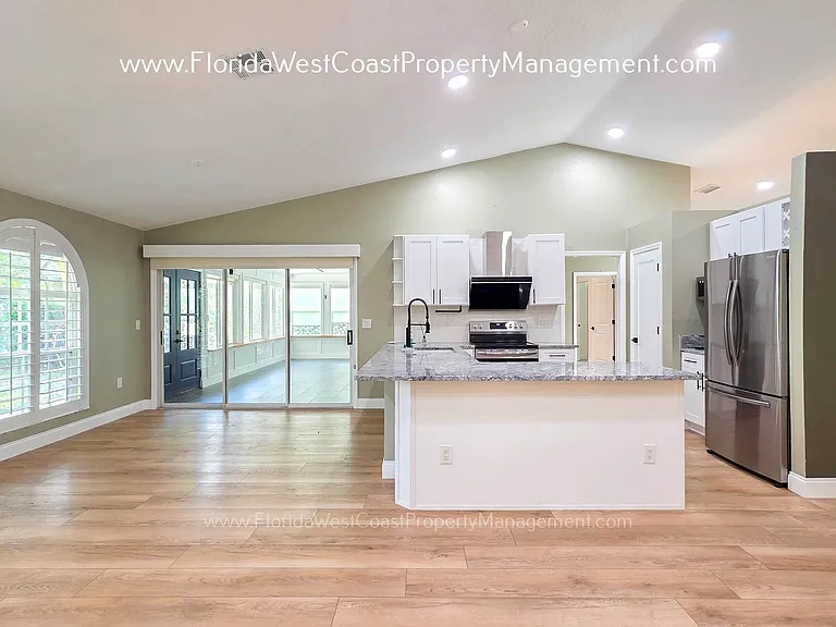 4667 Hamlets Grove Dr — Photo 5
