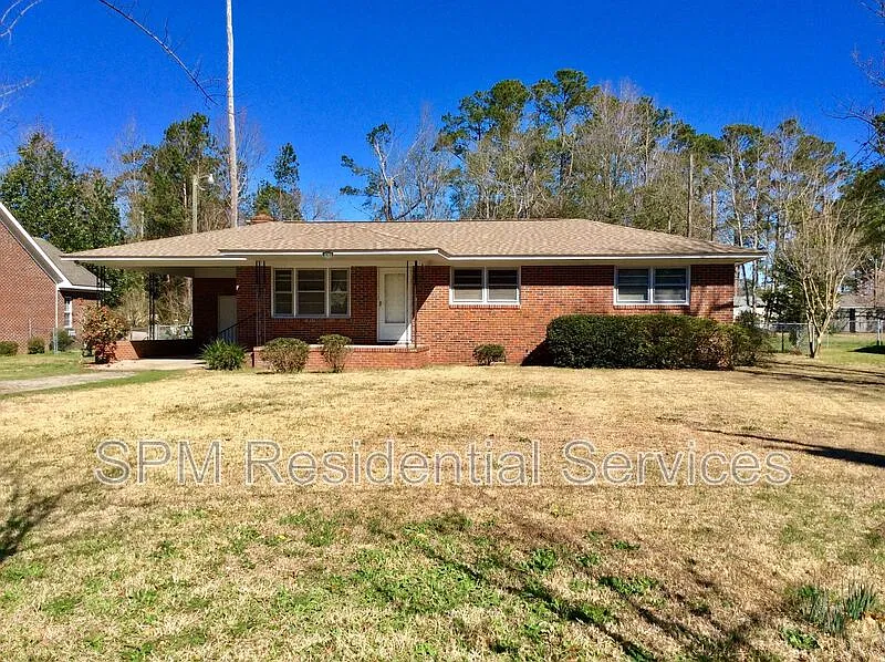 3 bed, 1.5 bath, 1318 sqft, $1,750 — Photo 1