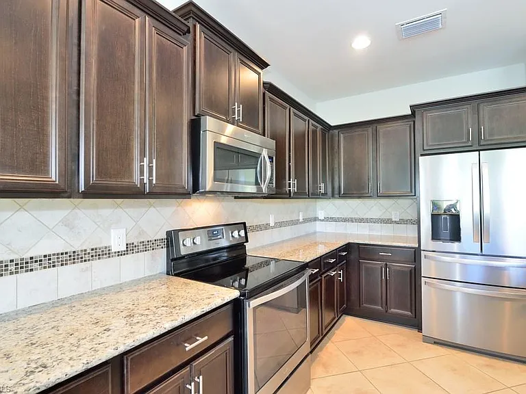 10271 Glastonbury Cir #102 — Photo 10