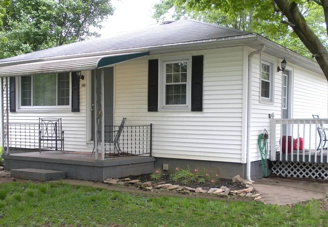 148 Plumb St photo 1