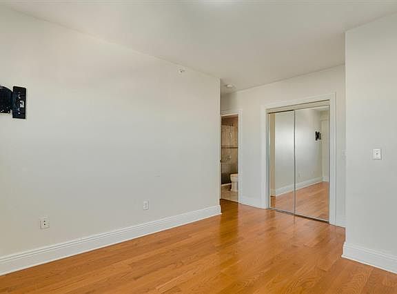 Bedroom w/ En Suite