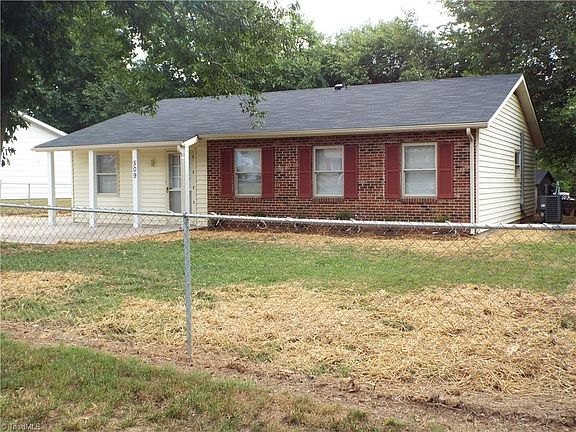 3rd image of 509 Munster Ave