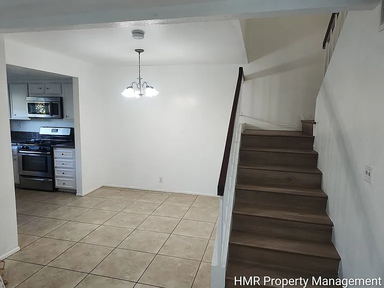 2216 Loggers Ln — Photo 23